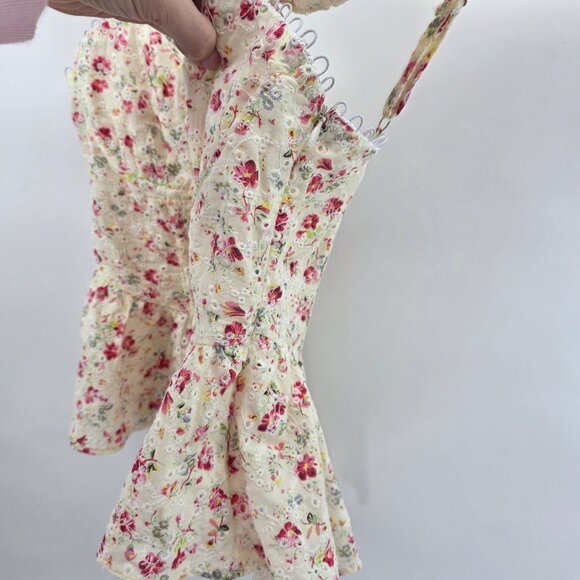 ASTR the Label Cream Floral Crop Top – Size M – Ruffle Strap Eyelet Corset Cami - Picture 3 of 8